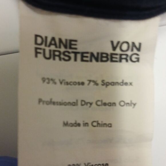 DIANE VON FURSTENBERG Elegant Black Pencil Dress NWOT - Picture 8 of 8